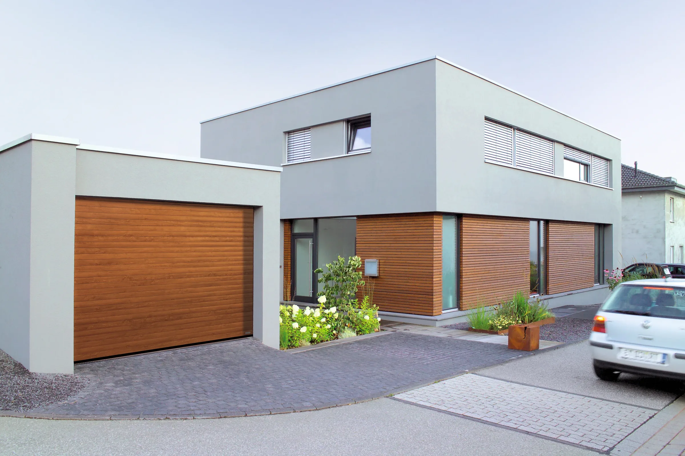 Porte enroulable RollMatic finition Decograin Golden Oak