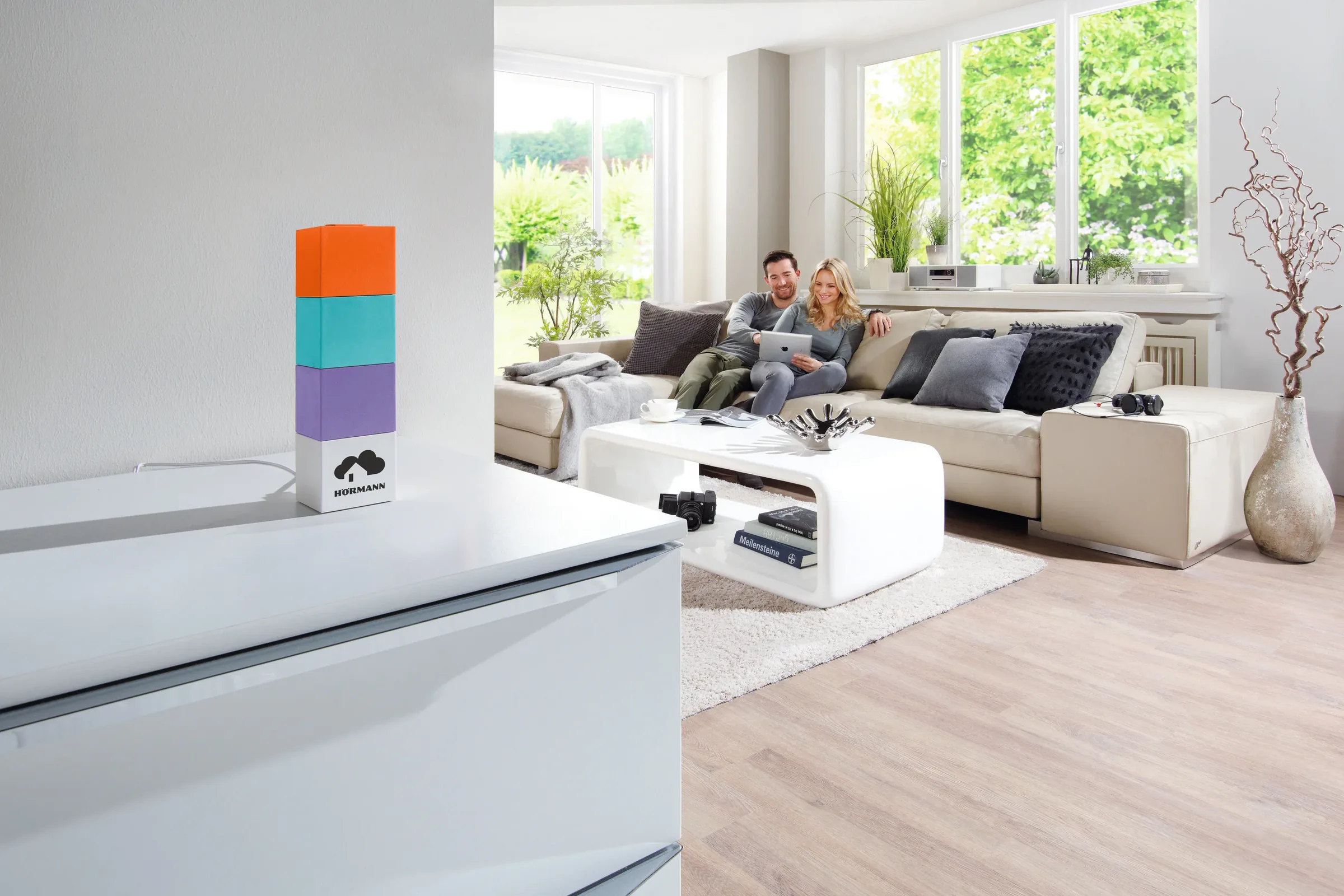 Smart-Home-Zentrale Hörmann homee Brain Cube mit Smartphone-App - Installation durch Fermelux Luxemburg