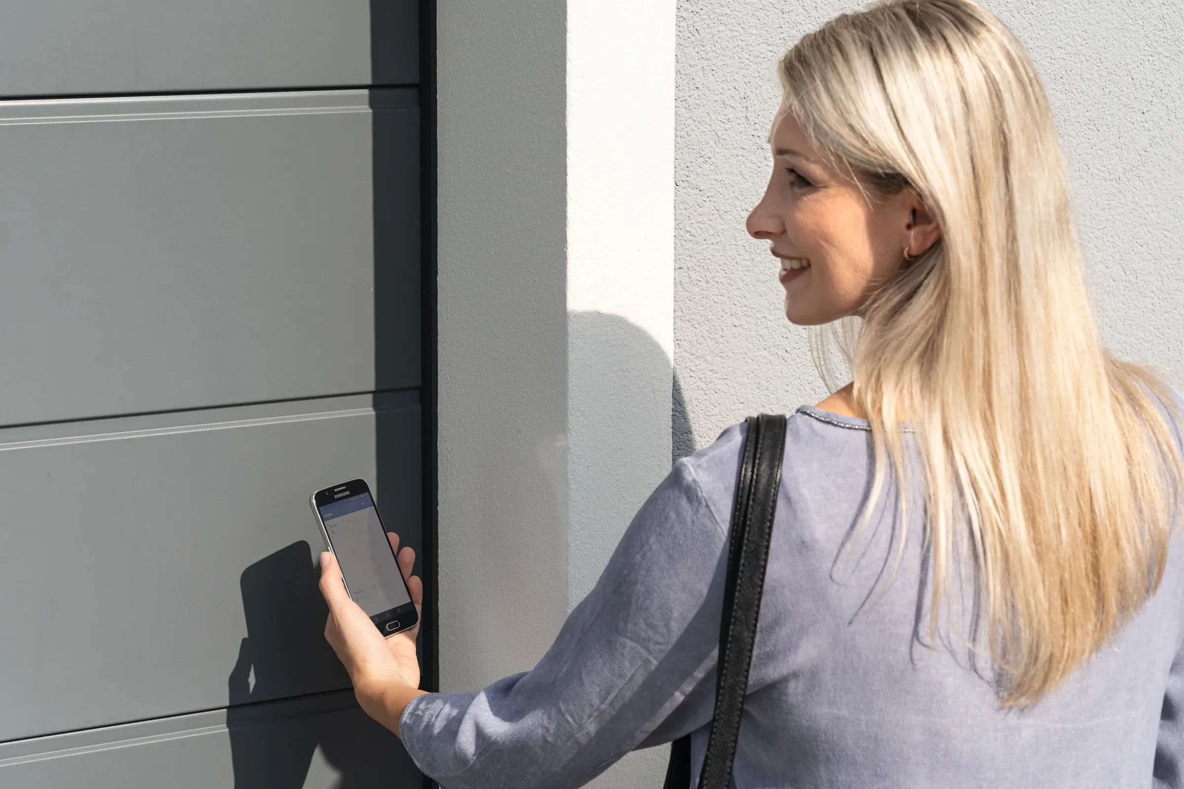 Écosystème Smart Home Hörmann avec hub homee, télécommandes BiSecur et application smartphone - installation Fermelux Luxembourg