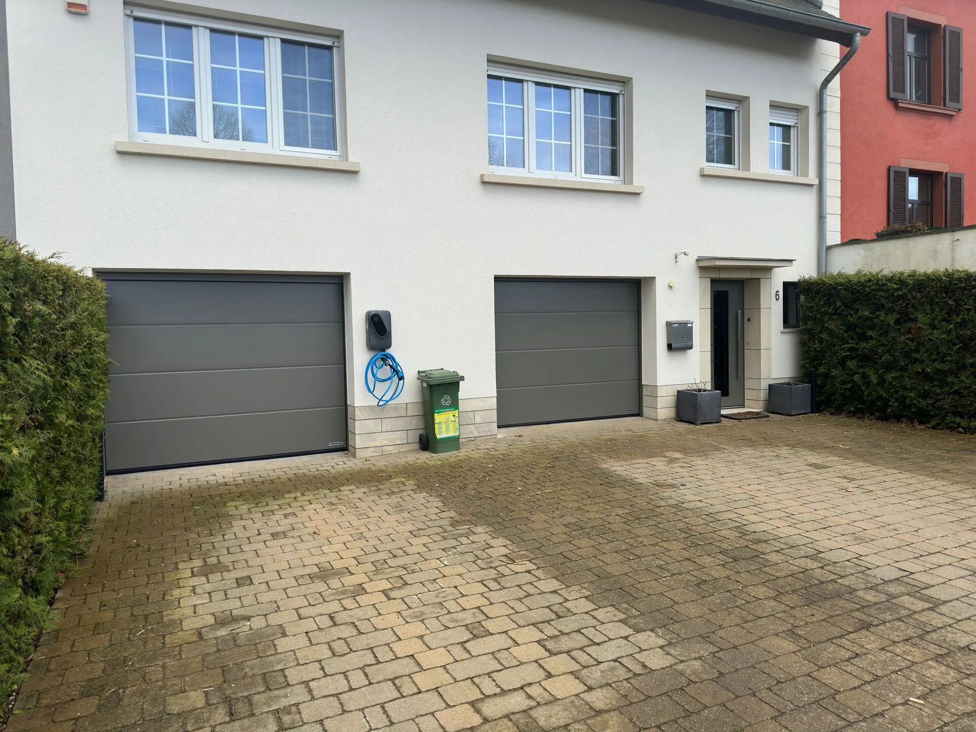 Double sectionnelle Hörmann LPU 42 à Schuttrange
