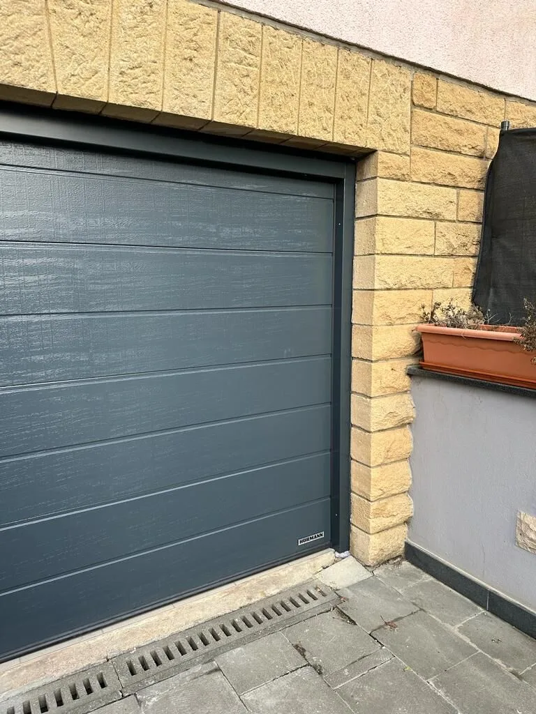 Sectionnelle habitat Hörmann LPU 42 à Walferdange