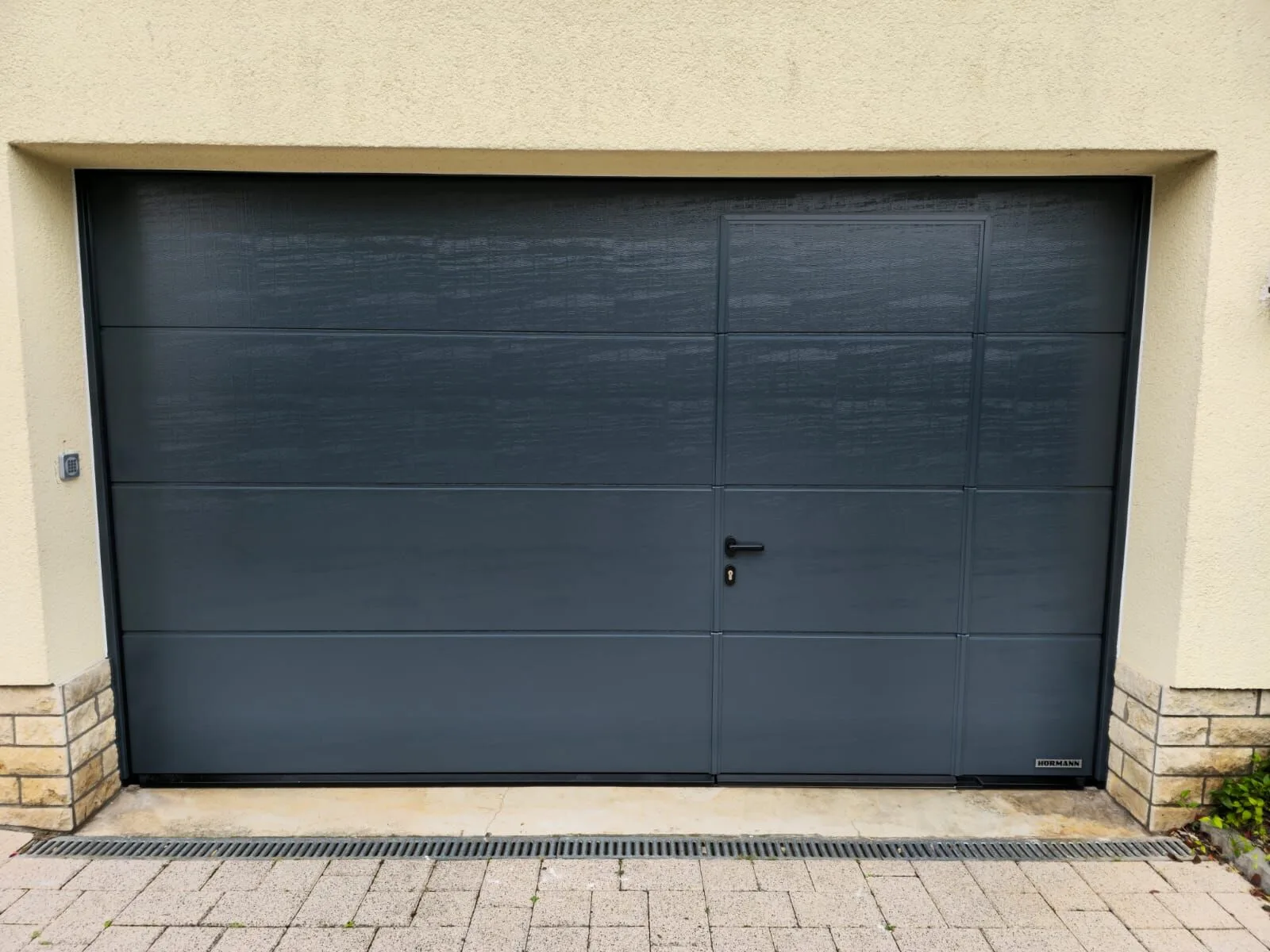 Sectionnelle portillon Hörmann LPU 42 avec portillon à Kayl