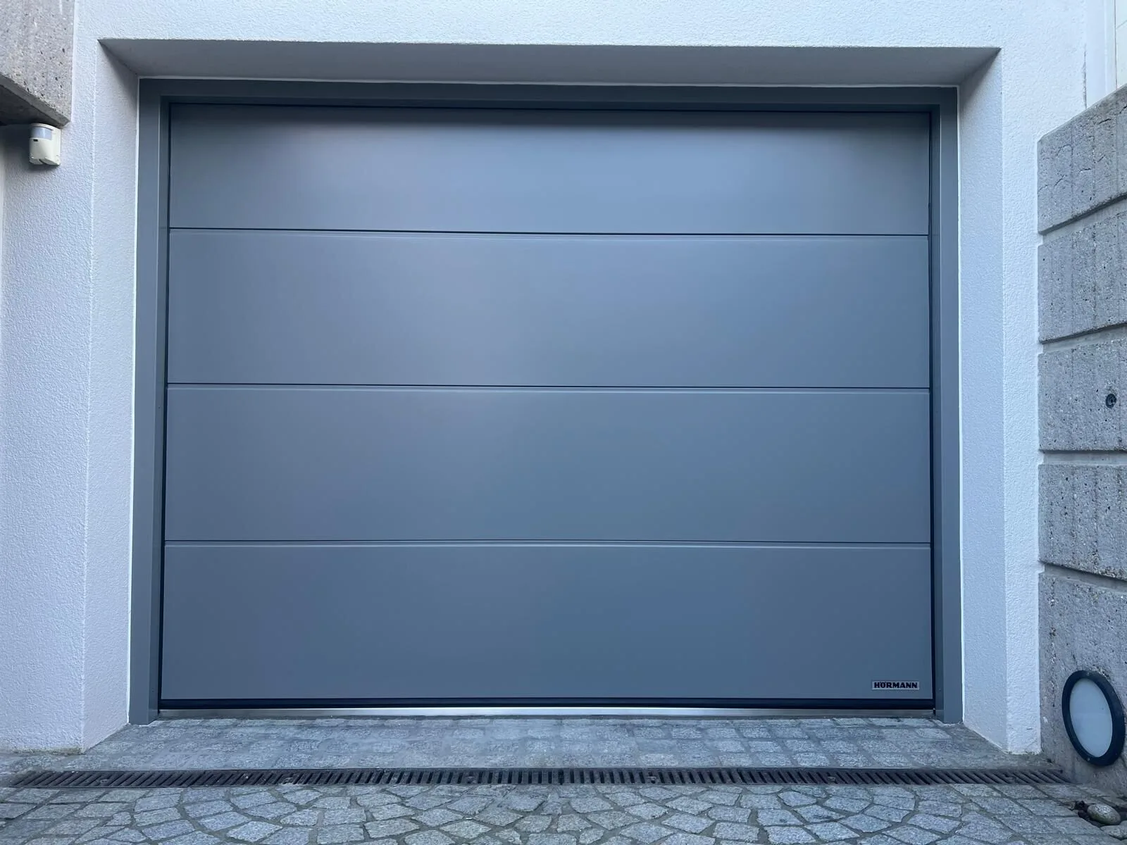 Sectionnelle habitat Hörmann LPU 42 à Hesperange
