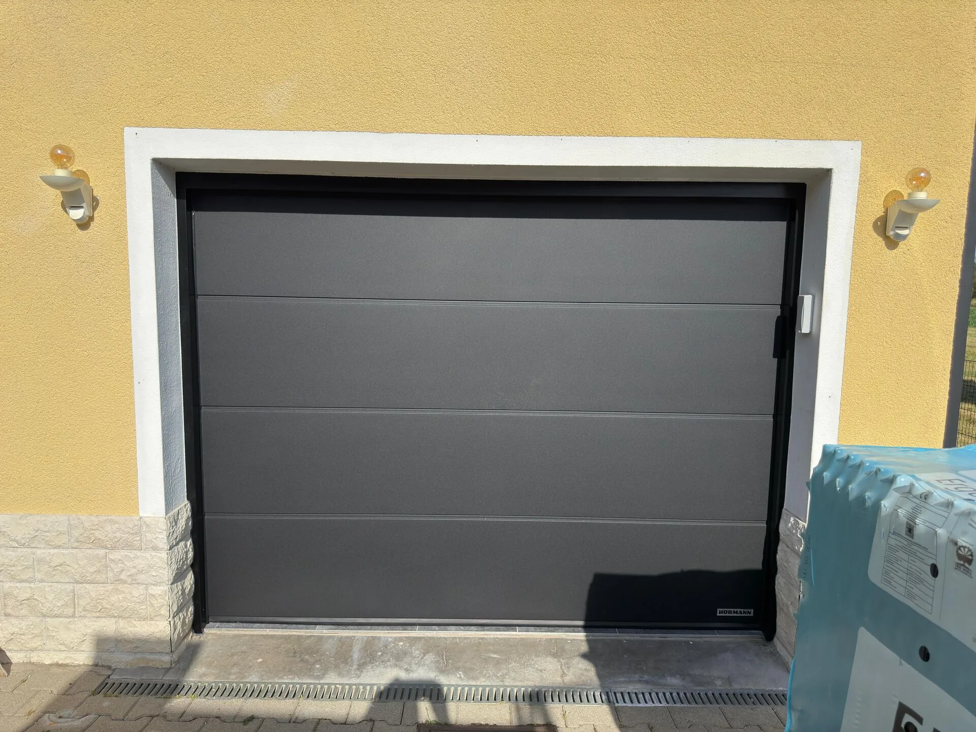 Sectionnelle habitat Hörmann LPU 42 à Differdange