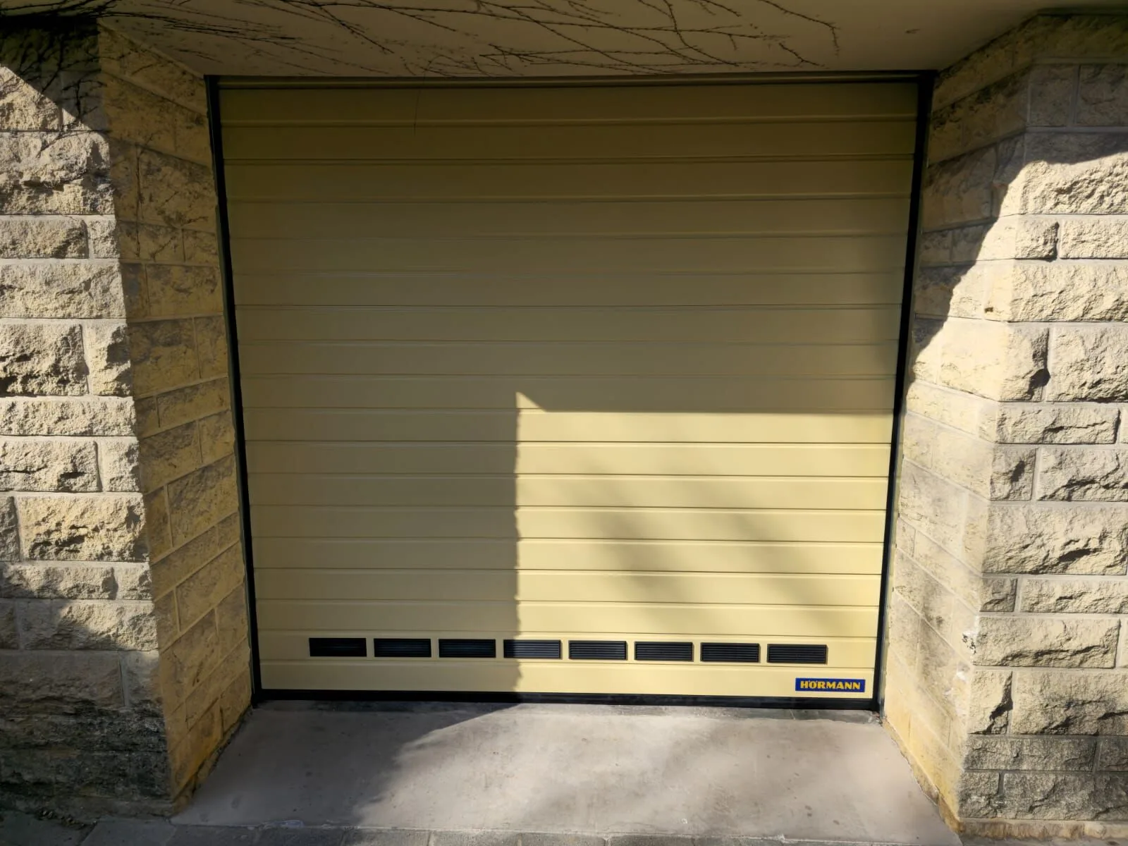 Sectionnelle habitat Hörmann LPU 42 à Echternach