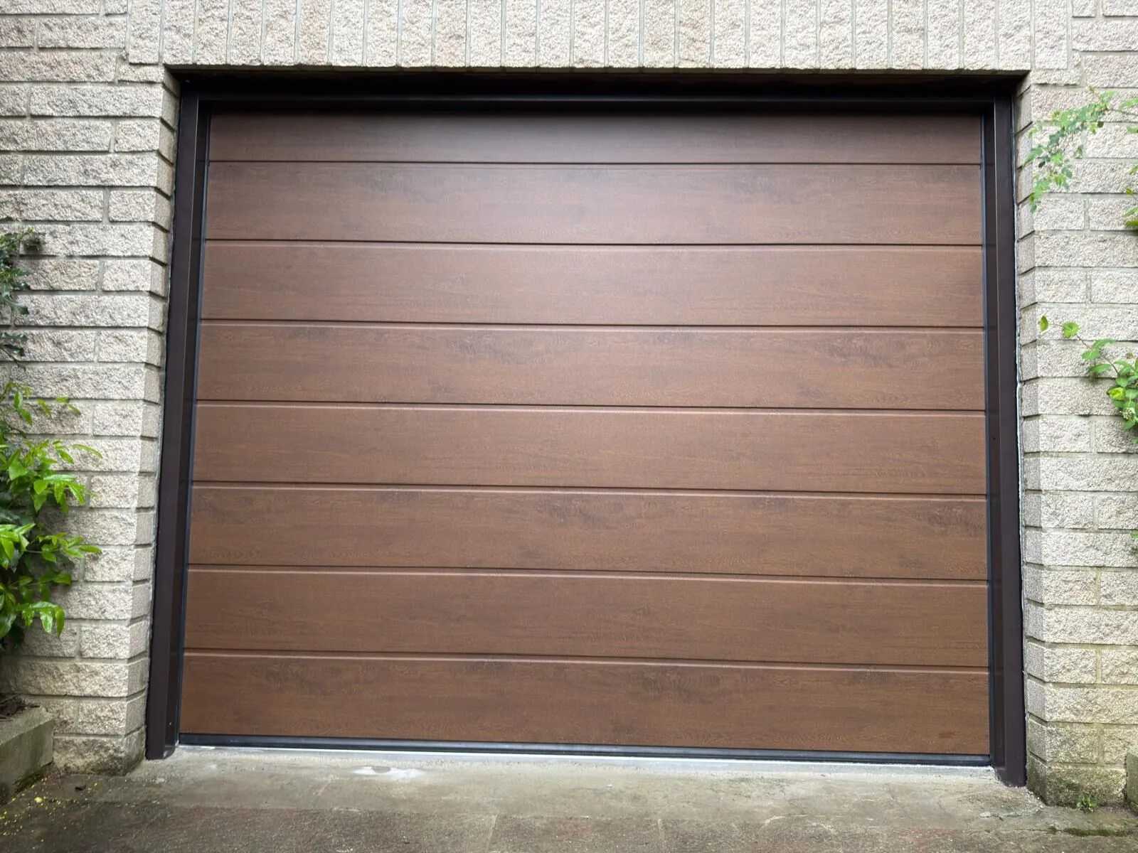 Sectionnelle décor bois Hörmann Decograin à Schifflange