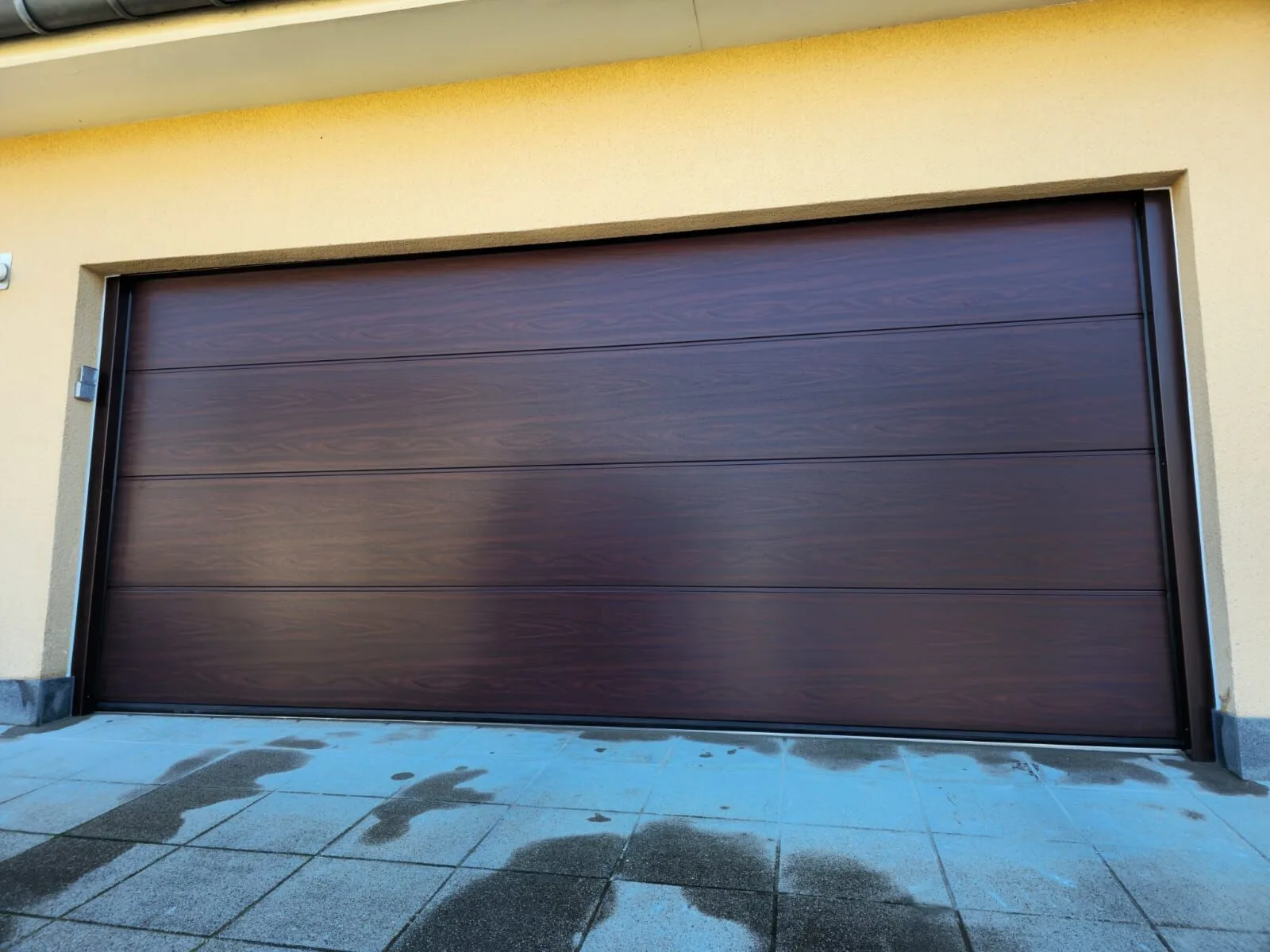 Sectionnelle Decograin Hörmann LPU 42 Decograin à Bettembourg